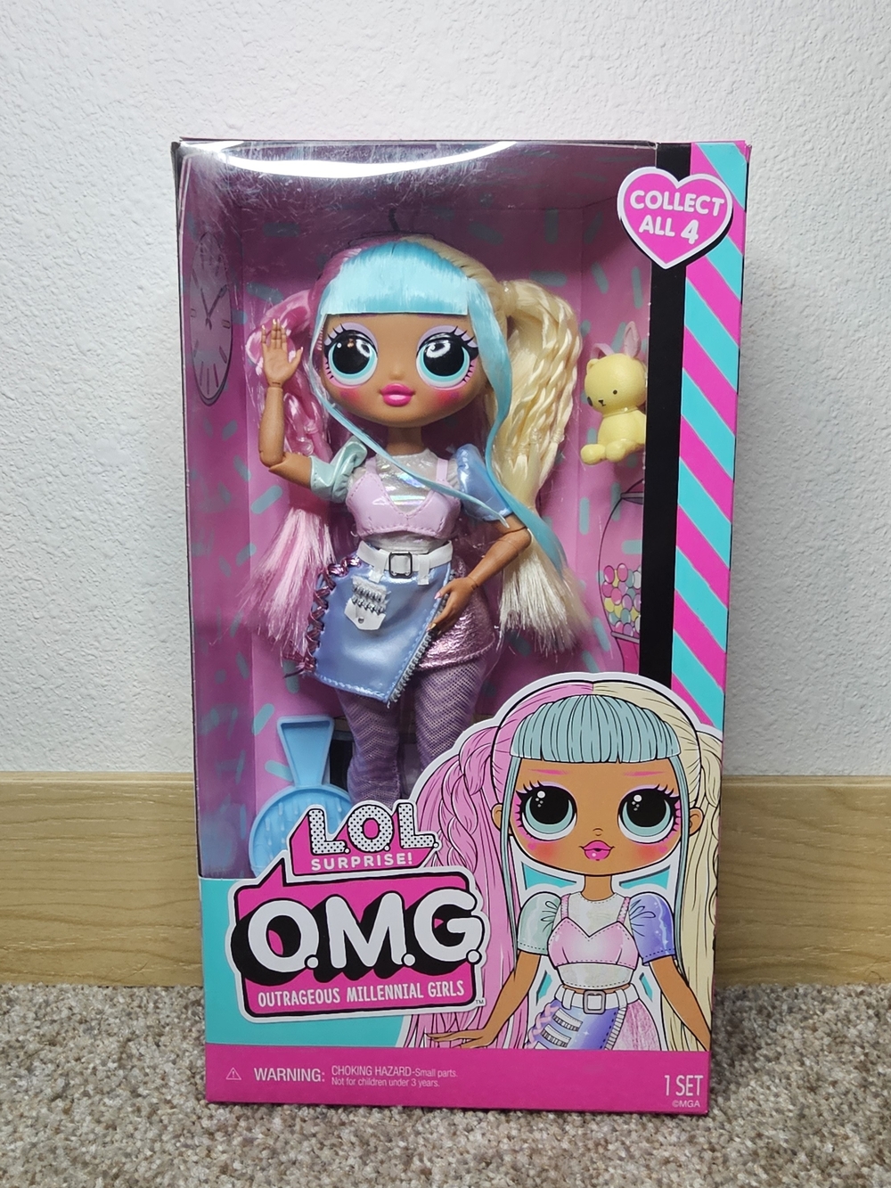 L.O.L. Surprise! O.M.G. Fashion Doll - Pastel Pink & Blue